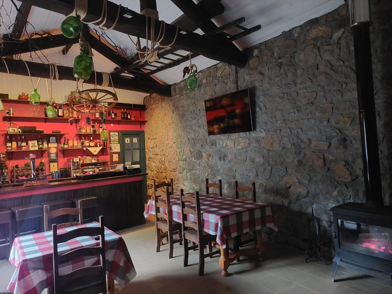 Hotel Moto-Rural "Vegalion" Las Salas Buitenkant foto