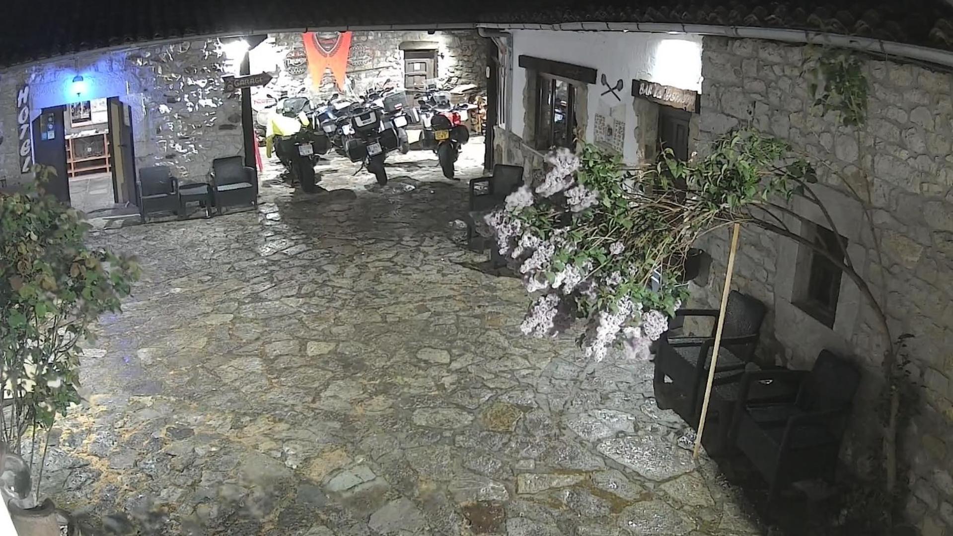 Hotel Moto-Rural "Vegalion" Las Salas Buitenkant foto