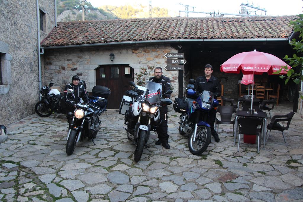 Hotel Moto-Rural "Vegalion" Las Salas Buitenkant foto
