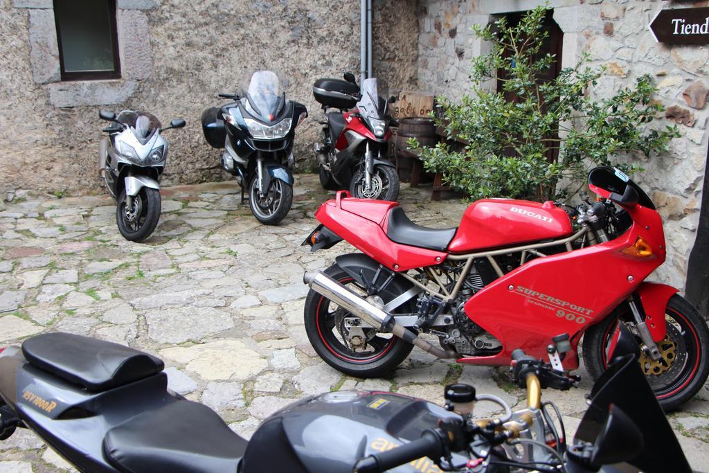 Hotel Moto-Rural "Vegalion" Las Salas Buitenkant foto