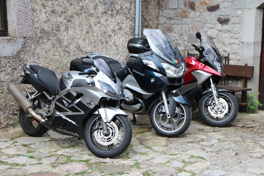Hotel Moto-Rural "Vegalion" Las Salas Buitenkant foto