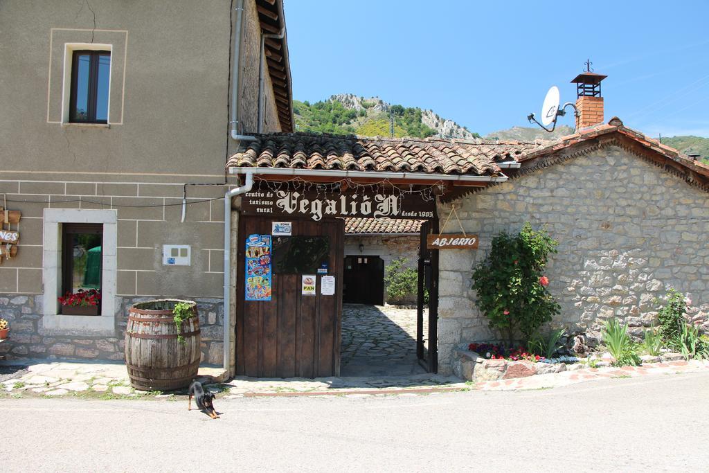 Hotel Moto-Rural "Vegalion" Las Salas Buitenkant foto
