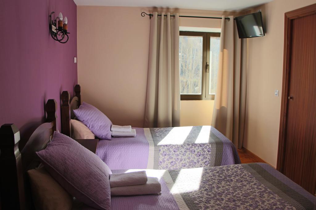 Hotel Moto-Rural "Vegalion" Las Salas Buitenkant foto